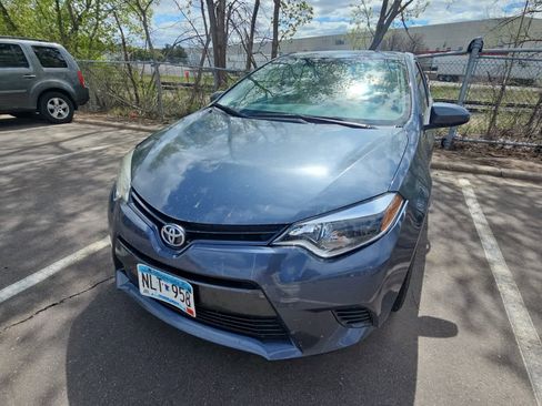 Used 2015 Toyota Corolla LE FWD image 4