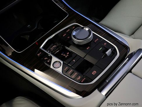 New 2026 BMW X5 xDrive50e w/ Executive Package image 27