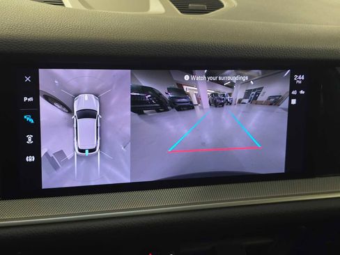 Used 2024 Porsche Cayenne image 33