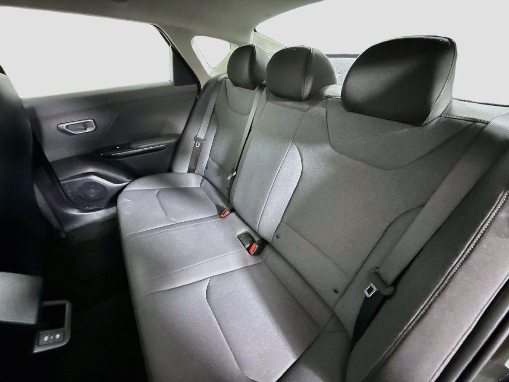 Used 2025 Kia K4 FWD image 24