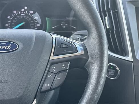 Used 2017 Ford Edge SEL w/ Equipment Group 201A image 9