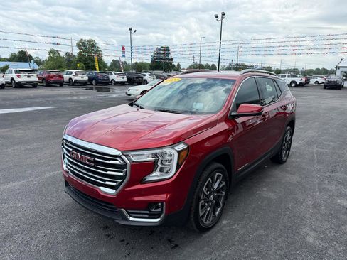 Used 2024 GMC Terrain SLT w/ Infotainment Package II AWD/4WD image 10