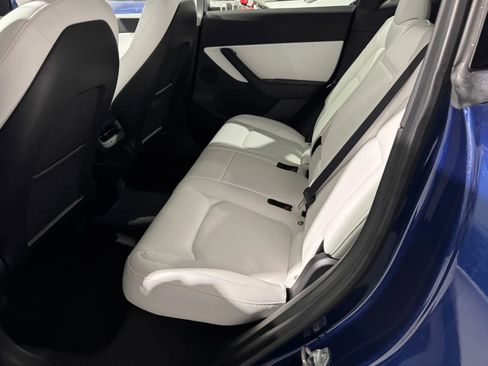 Used 2021 Tesla Model Y 2WD image 9