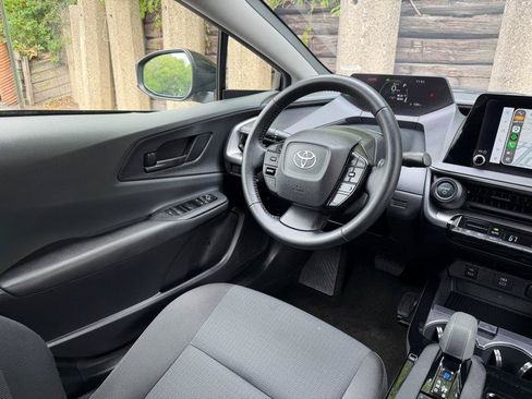 Used 2025 Toyota Prius LE FWD image 14