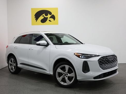 Certified 2025 Audi Q5 Premium w/ Premium Plus AWD/4WD image 2