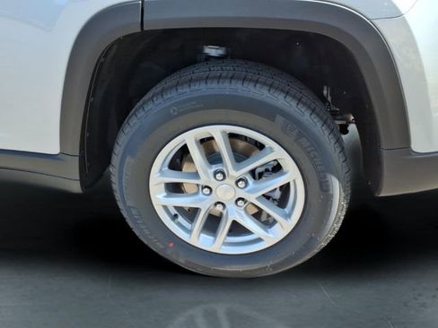 New 2026 Jeep Grand Cherokee Laredo AWD/4WD image 10