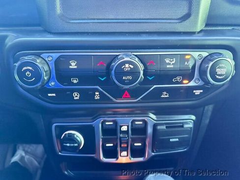 Used 2022 Jeep Gladiator Sport image 27