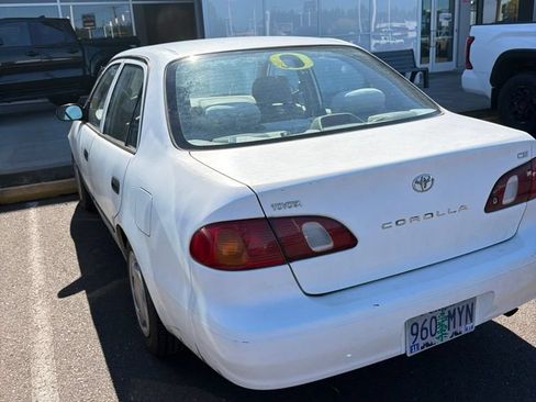 Used 2000 Toyota Corolla CE w/ Value Pkg FWD image 6