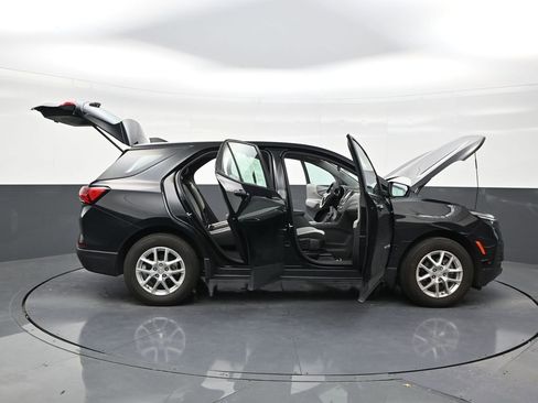 Used 2024 Chevrolet Equinox LS FWD image 29