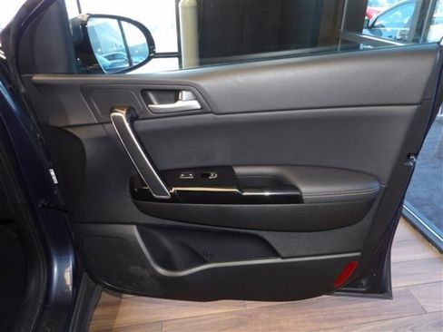 Used 2020 Kia Sportage EX image 12