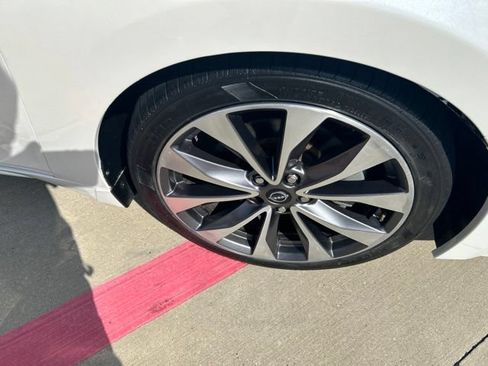 Used 2023 Nissan Maxima Platinum w/ Sport Mat Group FWD image 14