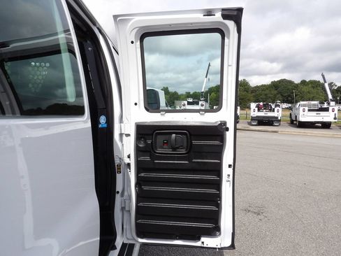 Used 2025 GMC Savana 2500 w/ Driver Convenience Package RWD image 26