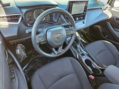 Used 2022 Toyota Corolla LE image 9