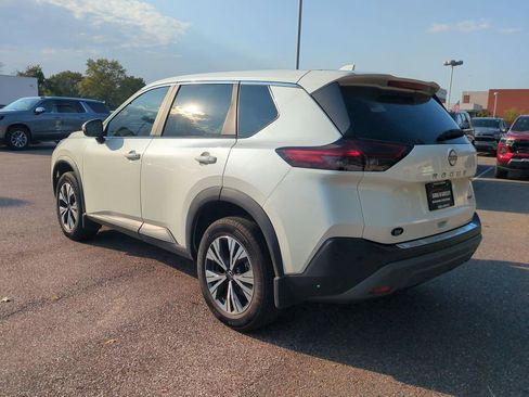 Used 2023 Nissan Rogue SV image 6
