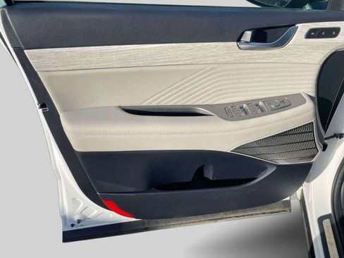 Used 2024 Hyundai Palisade Calligraphy image 17
