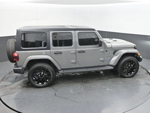 Used 2023 Jeep Wrangler Unlimited Sahara AWD/4WD image 38