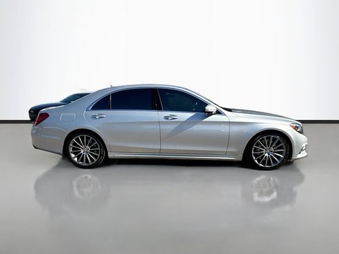 Used 2017 Mercedes-Benz S 550 Sedan image 2