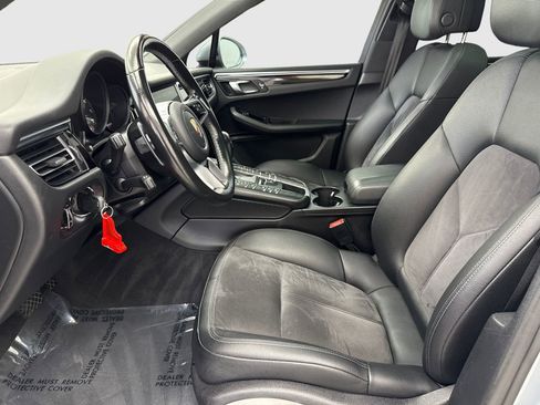 Used 2020 Porsche Macan AWD/4WD image 17