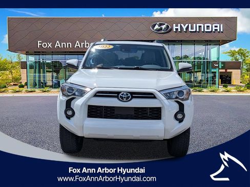 Used 2022 Toyota 4Runner SR5 Premium w/ Moonroof Package AWD/4WD image 8