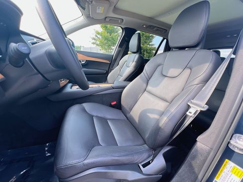 Used 2023 Volvo XC90 B5 Plus w/ Protection Package Premier AWD/4WD image 13