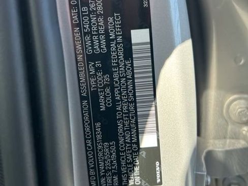 Used 2025 Volvo XC60 B5 Plus image 28