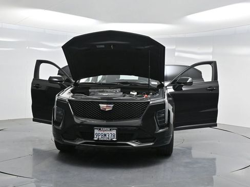 Used 2024 Cadillac XT4 Sport FWD image 35