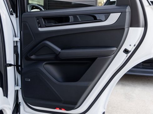 New 2026 Porsche Cayenne S image 40