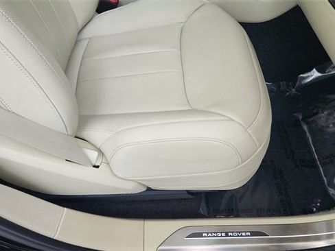 Used 2024 Land Rover Range Rover Long Wheelbase SE image 21