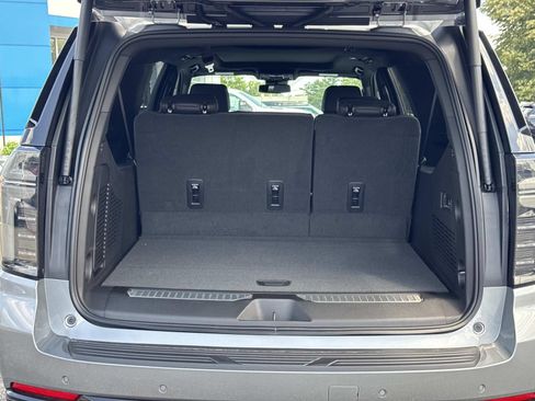 New 2026 Chevrolet Suburban RST w/ RST Capability Package AWD/4WD image 13