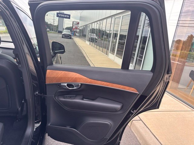 Used 2024 Volvo XC90 B6 Plus w/ Protection Package Premier AWD/4WD image 12