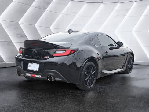 Used 2022 Toyota GR86 Premium image 3