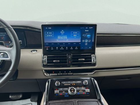 Used 2022 Lincoln Navigator L Reserve AWD/4WD image 10