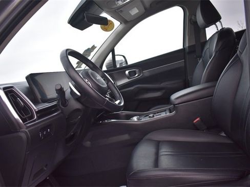 Certified 2025 Kia Sorento EX image 23