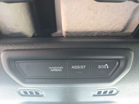 Used 2019 Jeep Wrangler Unlimited Sahara image 31