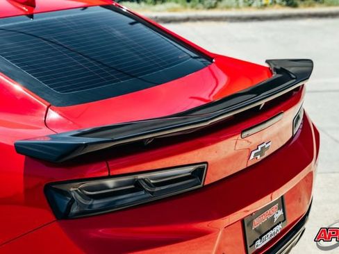 Used 2018 Chevrolet Camaro ZL1 RWD image 31
