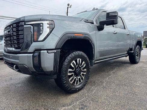 Used 2024 GMC Sierra 2500 Denali Ultimate w/ Max Trailering Package AWD/4WD image 2