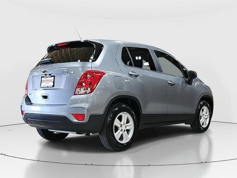 Used 2020 Chevrolet Trax LS w/ Tint and Cruise Package FWD image 5