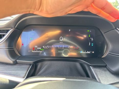 Used 2024 Jeep Grand Cherokee Limited 4xe image 10