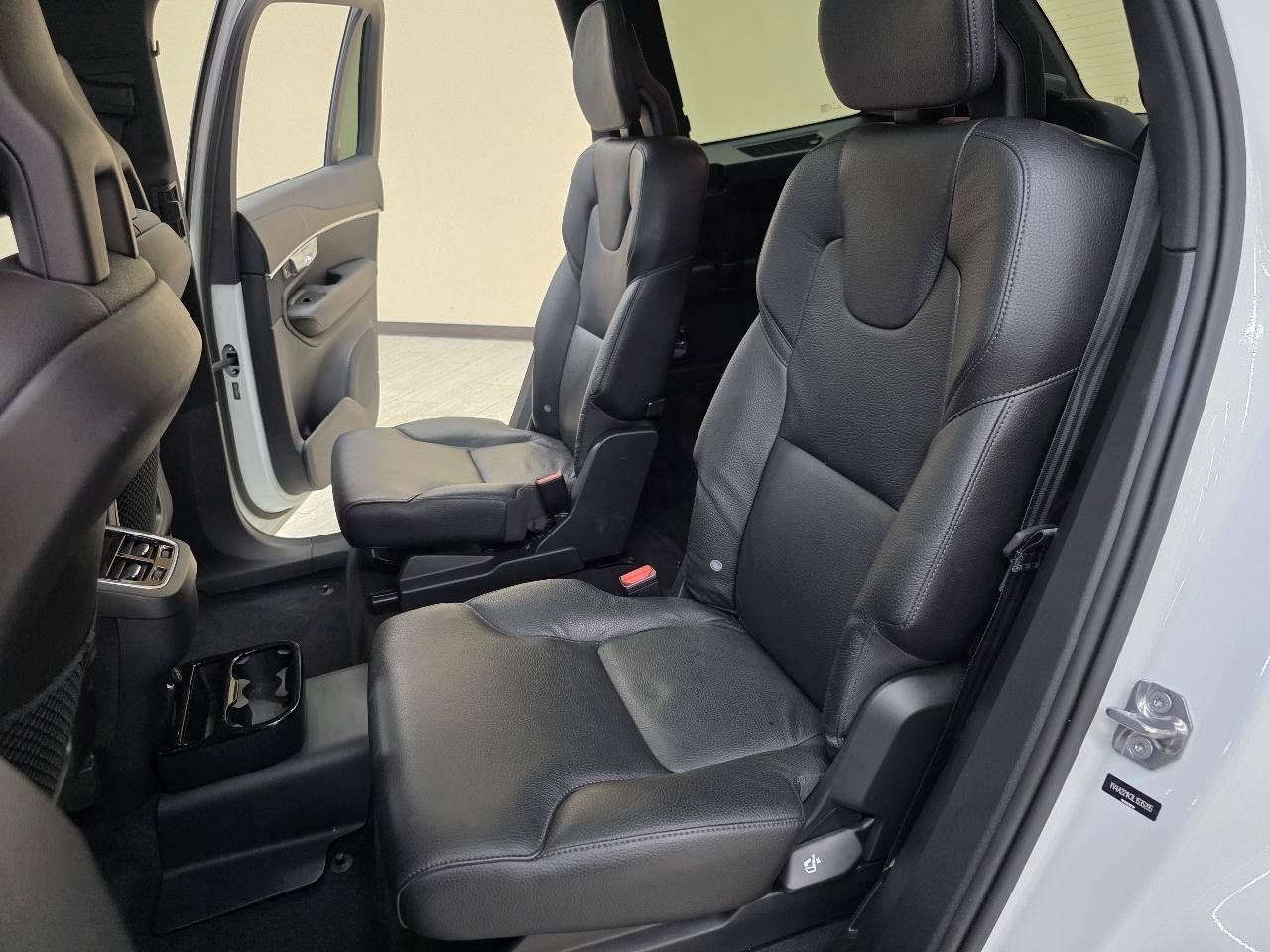Used 2020 Volvo XC90 T6 Momentum AWD/4WD image 26