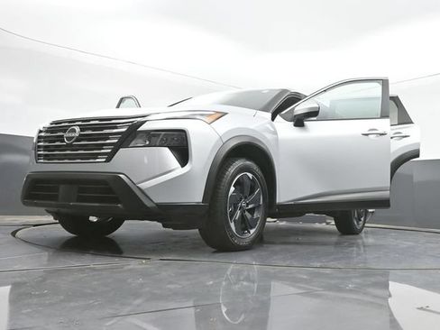 Used 2024 Nissan Rogue SV AWD/4WD image 51