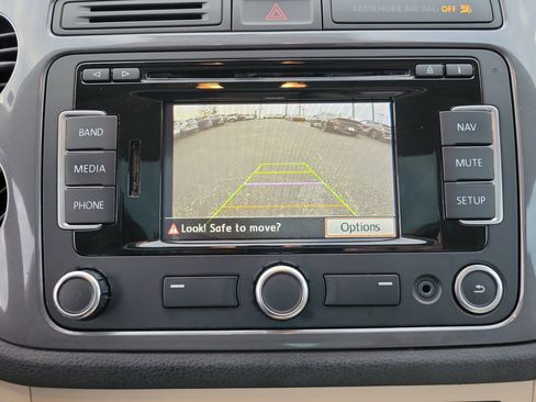 Used 2013 Volkswagen Tiguan SEL image 15