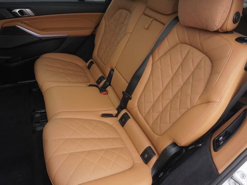 Used 2024 BMW X7 xDrive40i w/ M Sport Package image 30