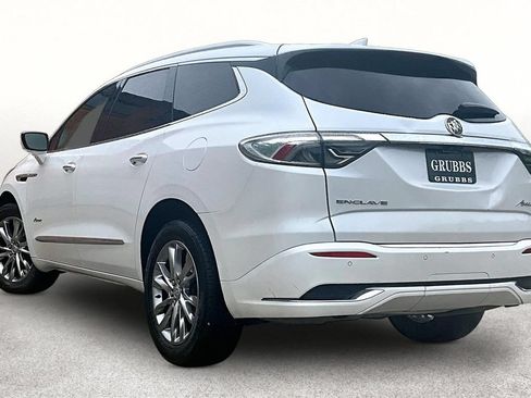 Used 2023 Buick Enclave Avenir w/ Avenir Technology Package FWD image 17