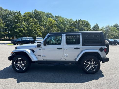 Used 2024 Jeep Wrangler Unlimited AWD/4WD image 6