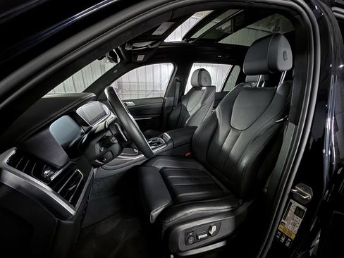 Used 2022 BMW X7 xDrive40i w/ M Sport Package image 18