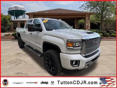 Used 2019 GMC Sierra 2500 Denali w/ Duramax Plus Package image 1