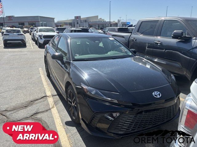 Used 2026 Toyota Camry SE FWD image 2