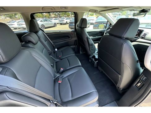 Certified 2026 Honda Odyssey EX-L image 19