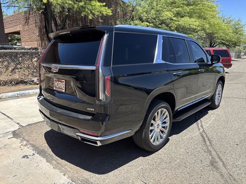 Used 2023 Cadillac Escalade Premium Luxury AWD/4WD image 7