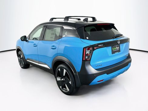 Used 2026 Nissan Kicks SR w/ Cold Weather Package AWD/4WD image 5